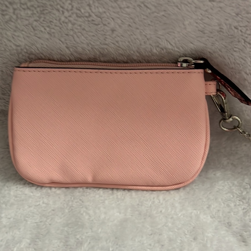 Guess - Picture 2 of 4